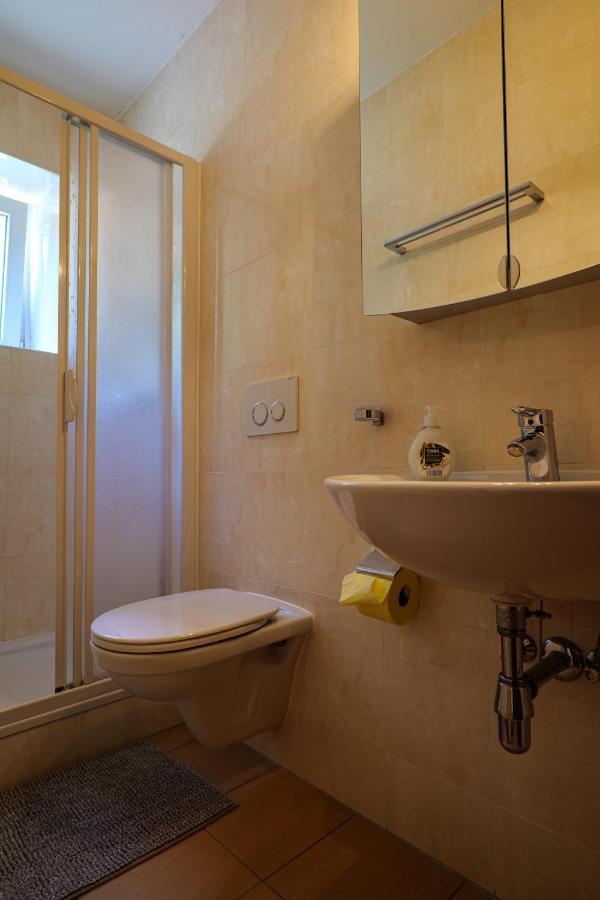 Flataid Gaestehaus Graschi - Steinbergstrasse Грац Екстер'єр фото